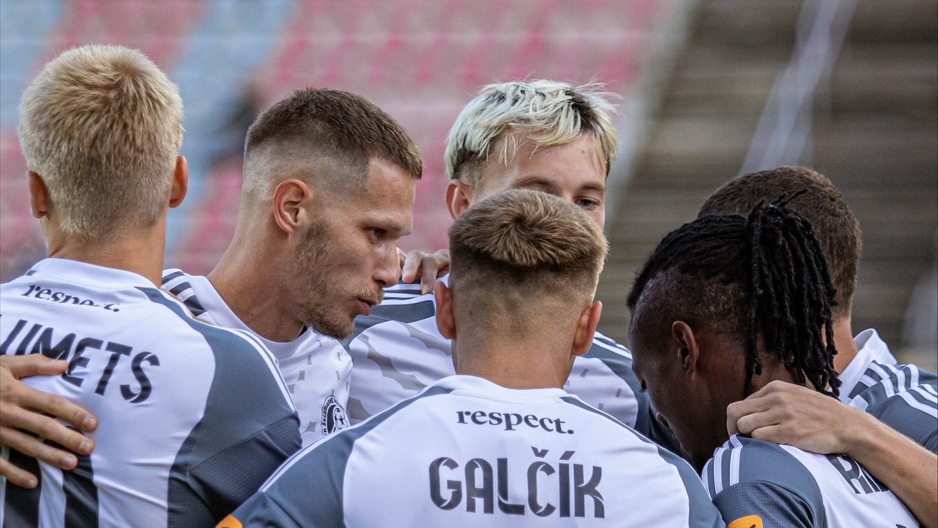 Futbalisti FK Železiarne Podbrezová.