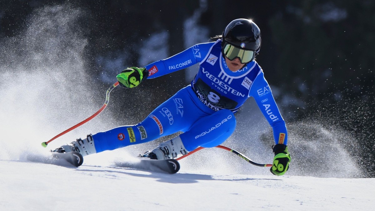 スキー: ラウラ・ピロヴァノバが国内滑降で優勝、アイチェロヴァが2位