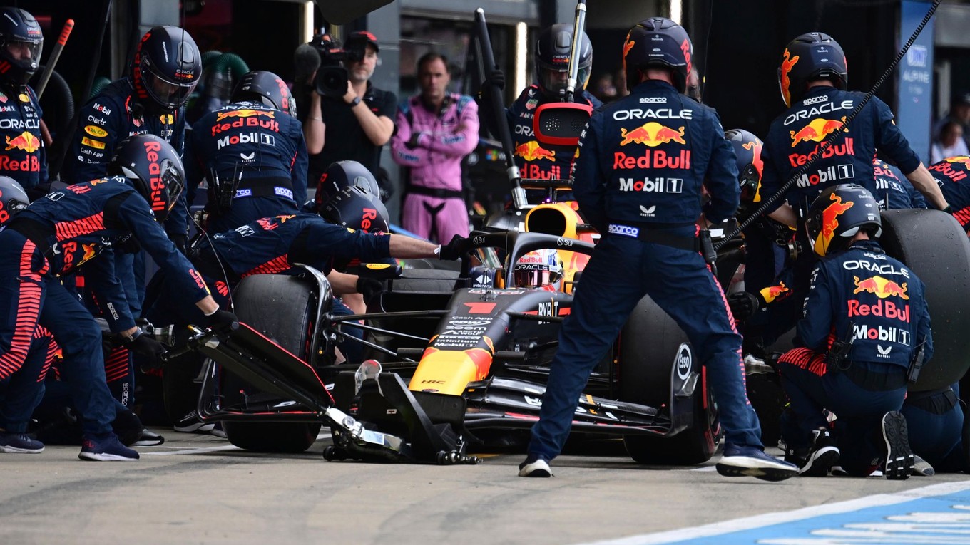 Max Verstappen v monoposte Red Bullu.