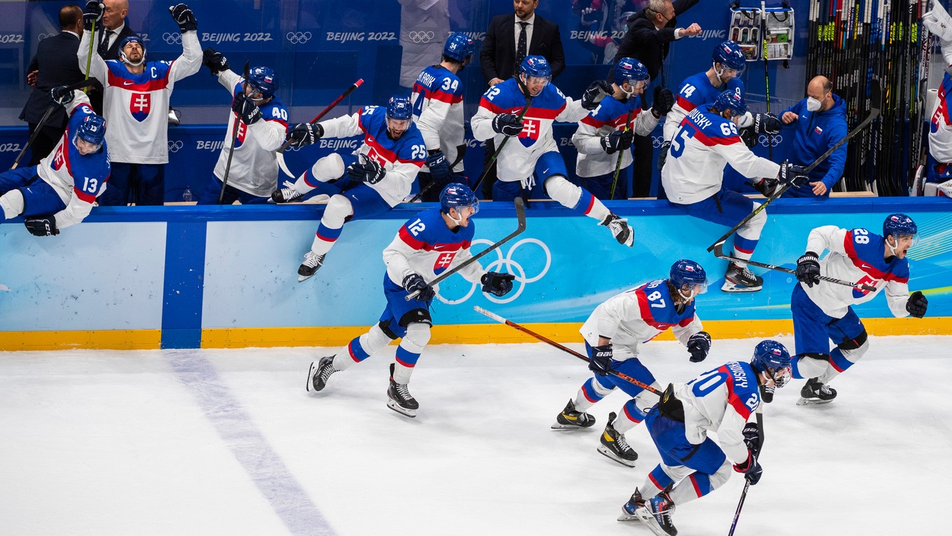 Radosť Slovenských hokejistov po postupe do semifinále ZOH v Pekingu 2022.