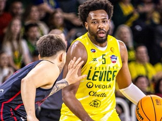 Momentka zo zápasu Levice - Komárno