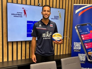 Ryan Hutchinson sa stal reprezentačným trénerom slovenských plážových volejbalistov a volejbalistiek.