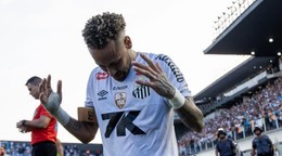 Neymar v drese Santosu.