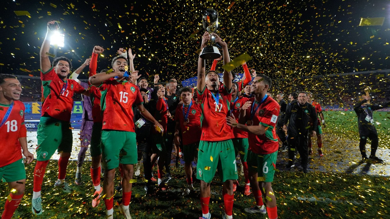 Futbalisti Maroka oslavujú zisk titulu majstrov sveta do 20 rokov