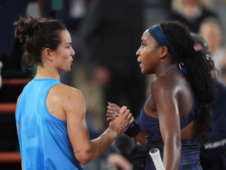 Coco Gauffová a Lois Boissonová po semifinále Roland Garros 2025.