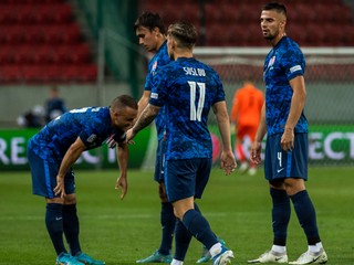 Slovenskí futbalisti po prehre v zápase Slovensko - Kazachstan v Lige národov.