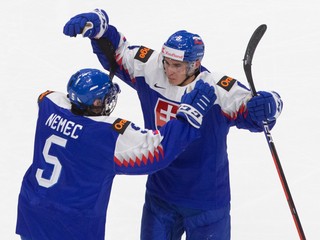 Šimon Nemec (vľavo) a Martin Chromiak v drese Slovenska U20.