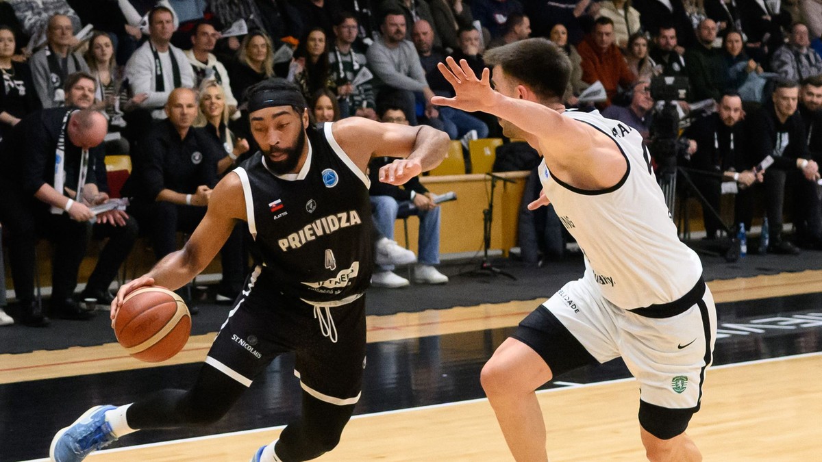 Momentka zo zápasu M-skupiny druhej fázy Europského pohára FIBA v basketbale mužov BC Prievidza - Sporting CP Lisabon.
