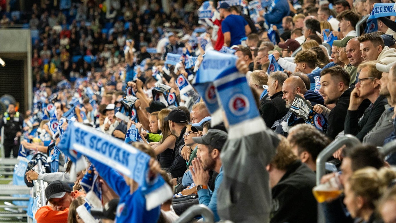 Fanúšikovia ŠK Slovan Bratislava.