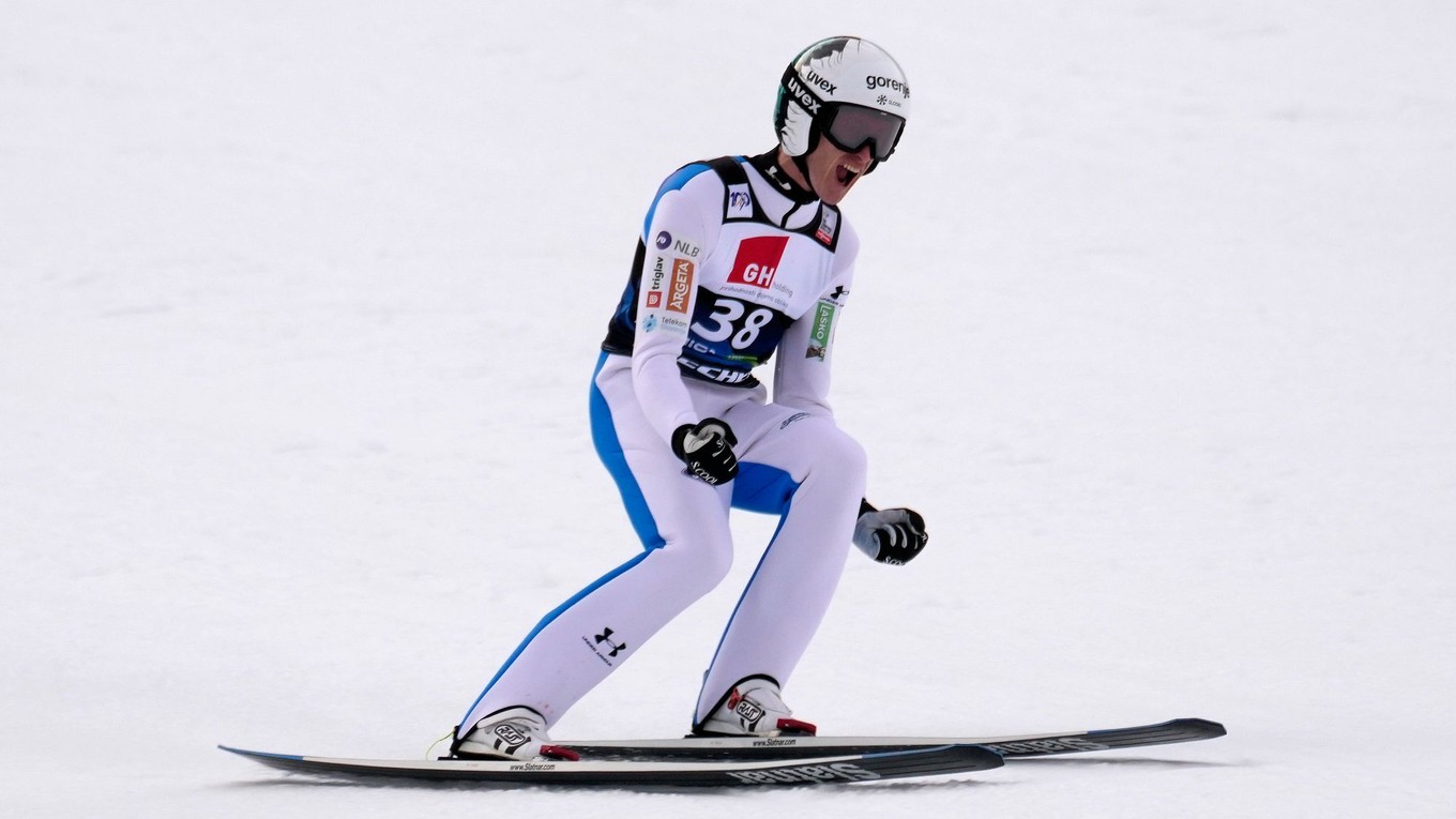 Radostné gesto slovinského skokana na lyžiach Petra Prevca.