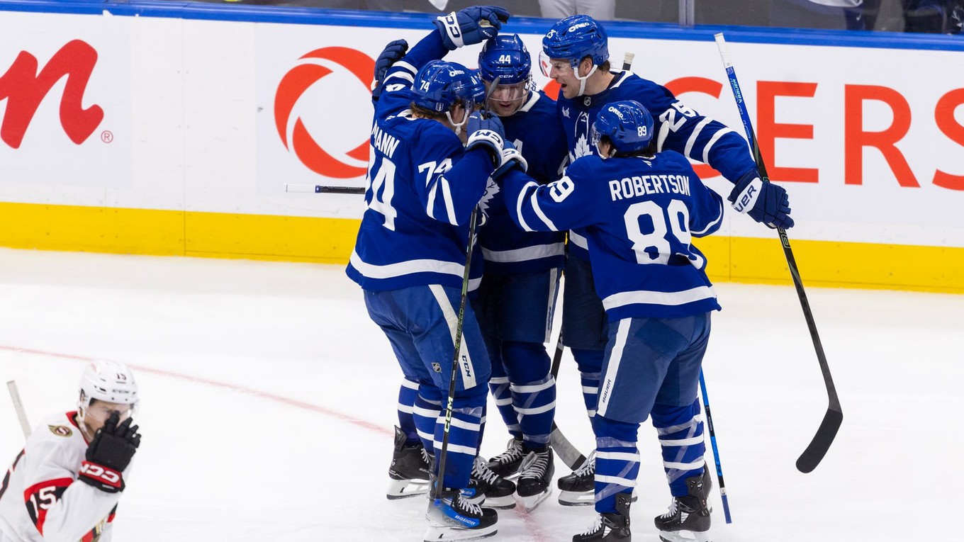 Radosť hráčov Toronta Maple Leafs. 