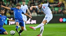 Sprava Milan Škriniar (Slovensko) a Ioan-Calin Revenco (Moldavsko) počas zápasu C-divízie Ligy národov Moldavsko - Slovensko