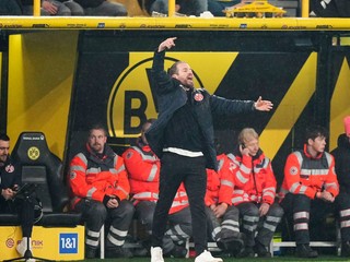 Hlavný tréner Mainzu počas zápasu proti Dortmundu.