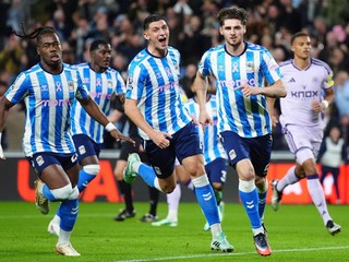 Futbalisti Coventry City oslavujú gól
