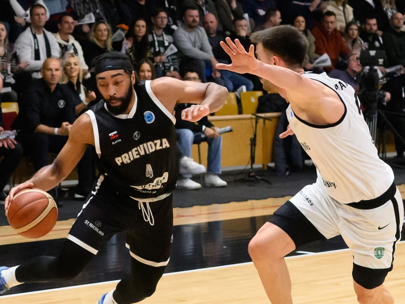 Momentka zo zápasu M-skupiny druhej fázy Europského pohára FIBA v basketbale mužov BC Prievidza - Sporting CP Lisabon.