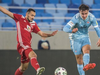 Momentka zápasu zo zápasu Slovan Bratislava - Trenčín.