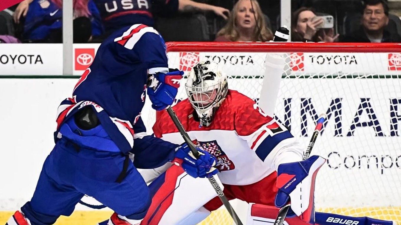Momentka zo zápasu Česko - USA na MS v hokeji U18 2025. 