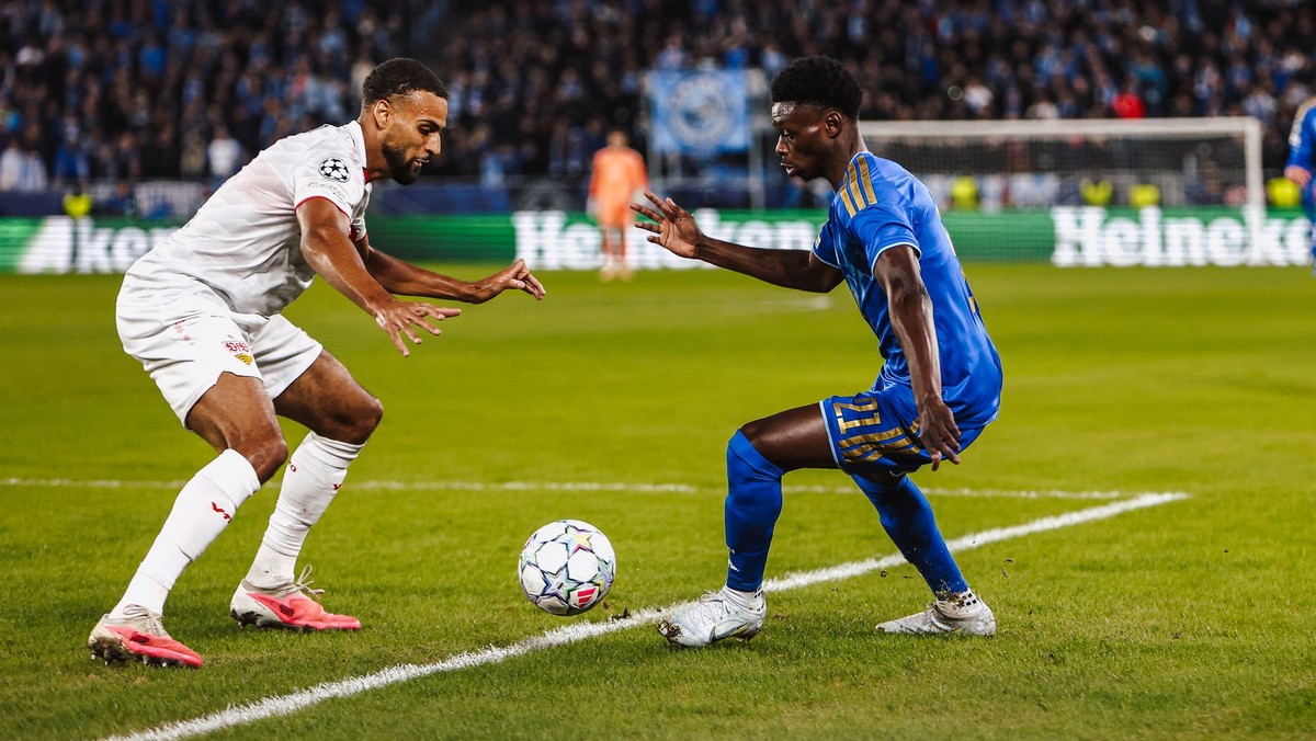 Momentka zo zápasu Slovan - Stuttgart.