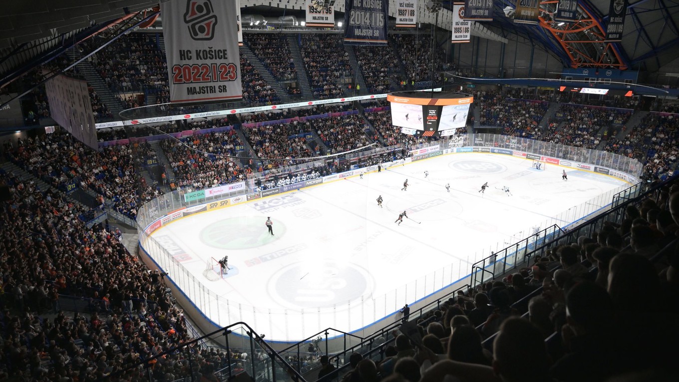 Bypredaná Steel Aréna v siedmom zápase finále play off hokejovej Tipos extraligy medzi HC Košice - HK Nitra