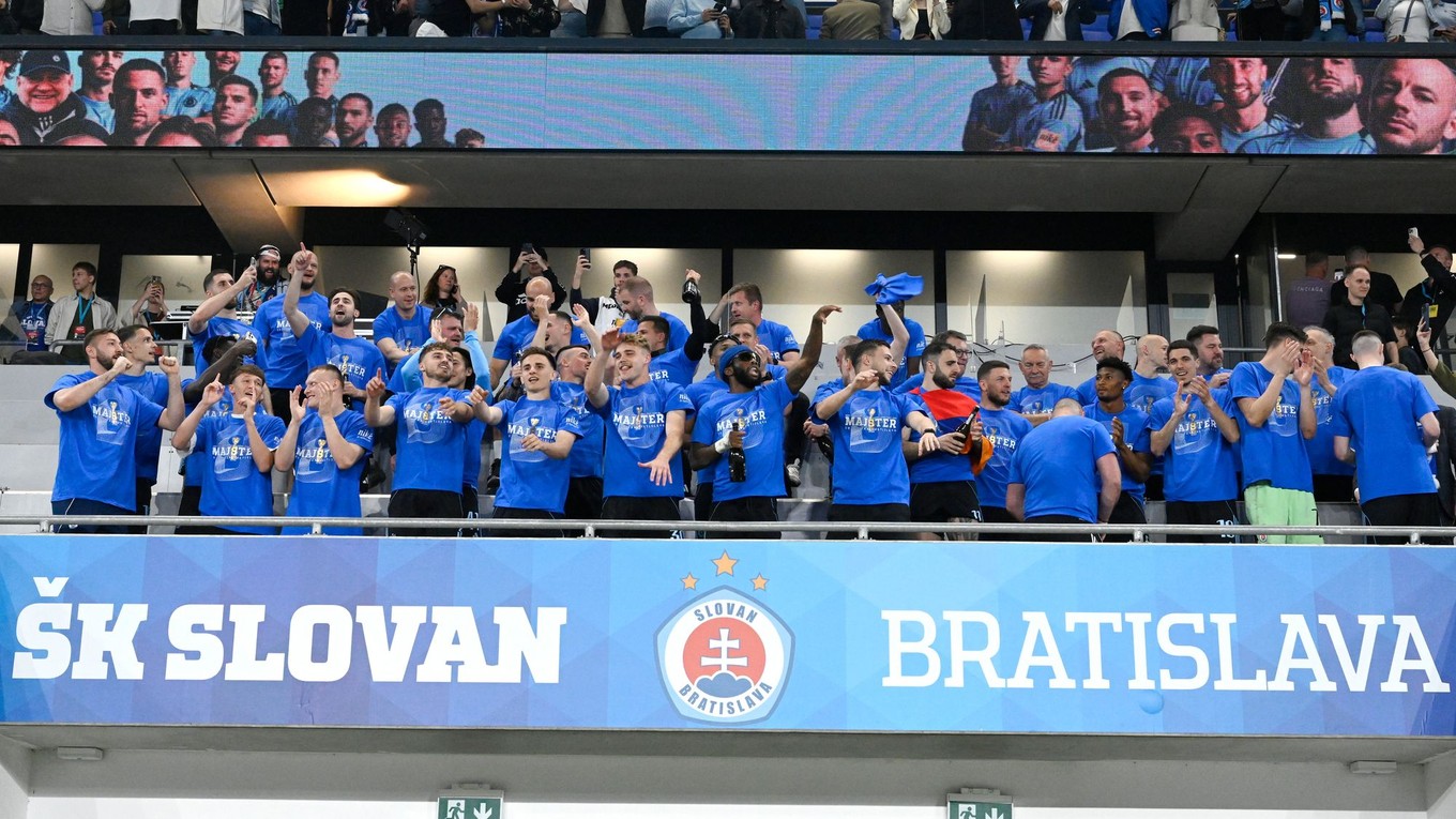 Radosť hráčov Slovana zo zisku majstrovského titulu.