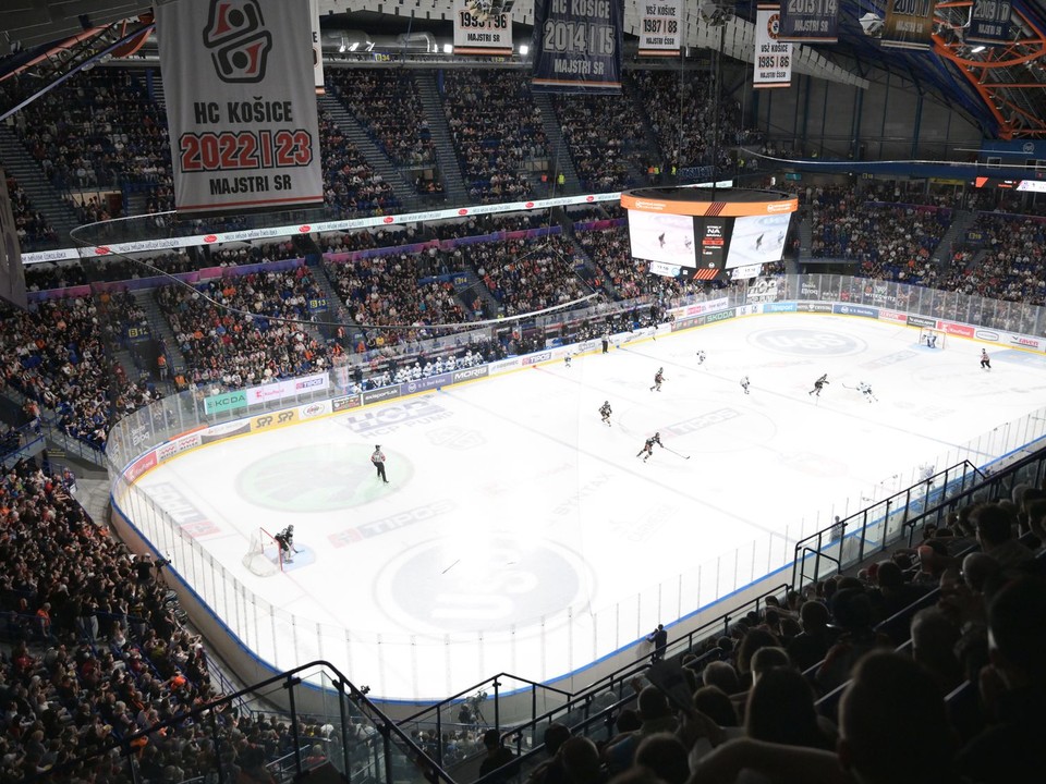 Bypredaná Steel Aréna v siedmom zápase finále play off hokejovej Tipos extraligy medzi HC Košice - HK Nitra