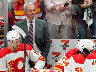 Tréner Calgary Flames Darryl Sutter.
