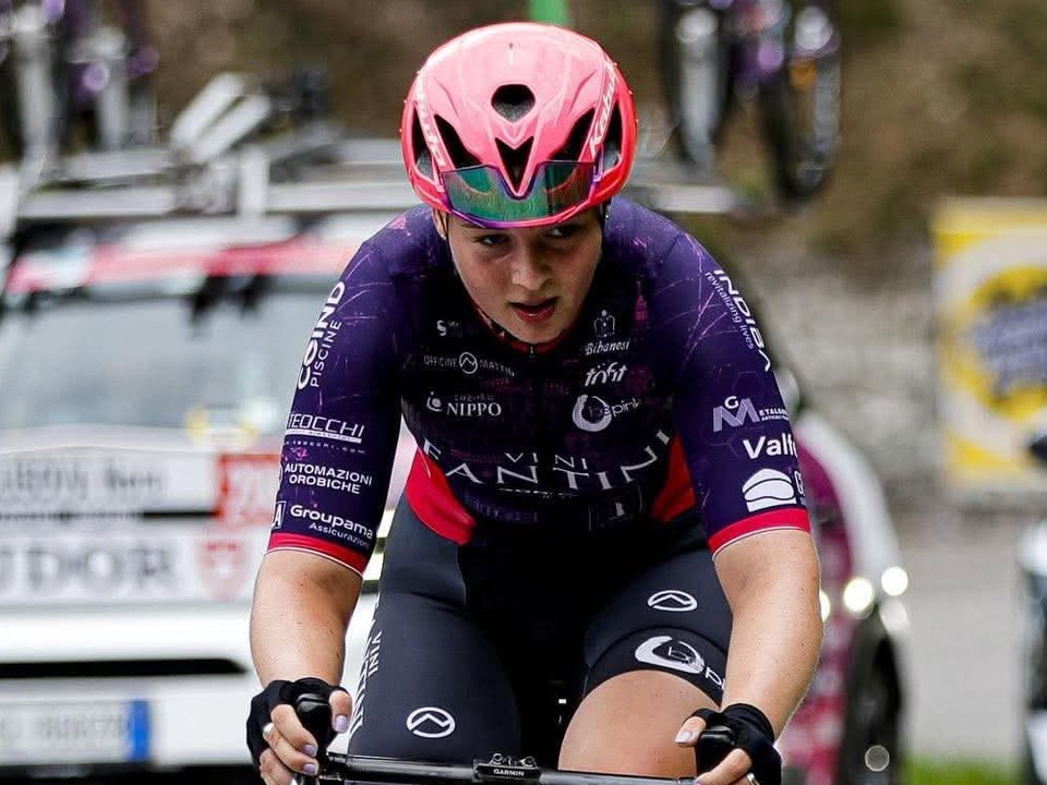 Slovenská cyklistka Nora Jenčušová počas pretekov Giro d'Italia 2026.