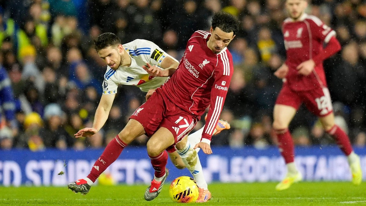 Curtis Jones v zápase medzi FC Liverpool a Leedsom United.