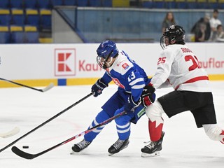 Momentka zo zápasu Slovensko - Kanada v príprave na Hlinka Gretzky Cup 2025.