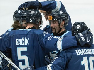 Hráči Slovana Bratislava sa tešia z gólu.