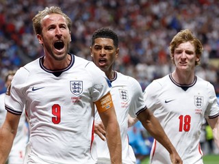 Harry Kane oslavuje gól