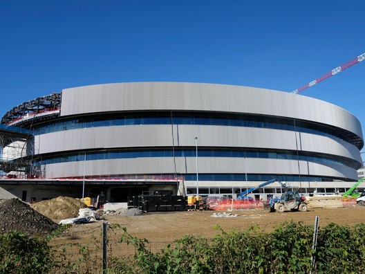 Rozostavaná Aréna Santa Giulia v Miláne, ktorá bude počas ZOH hostiť hokejové turnaje. 