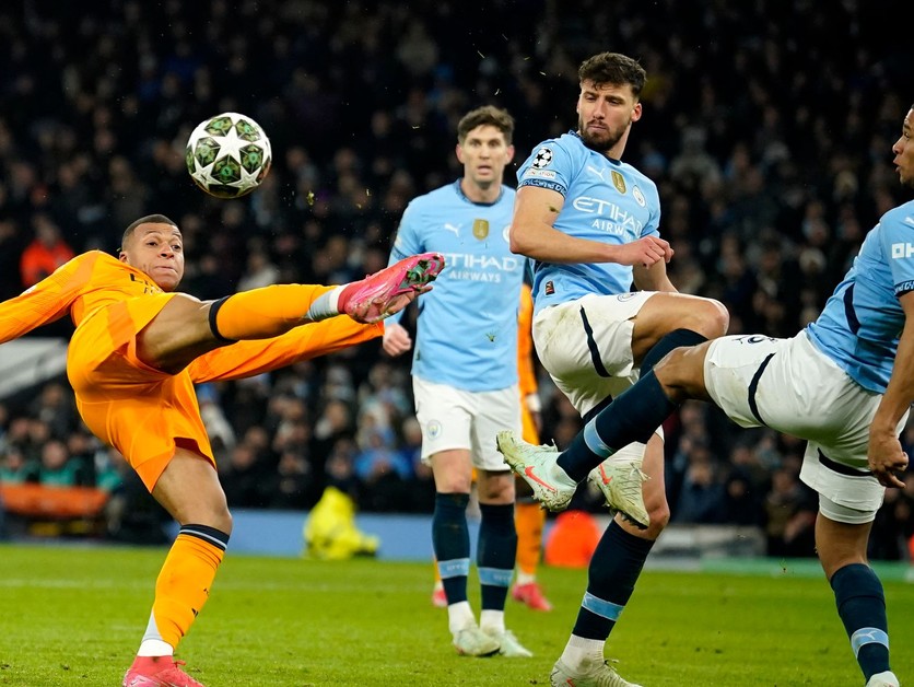 Fotka zo zápasu Manchester City - Real Madrid.