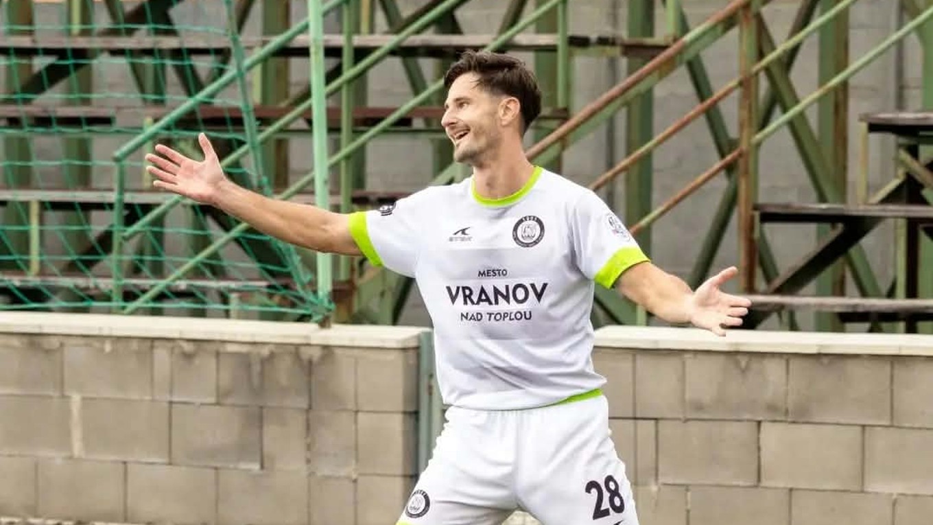 Futbalista Miloš Paľo v drese MFK Vranov nad Topľou.