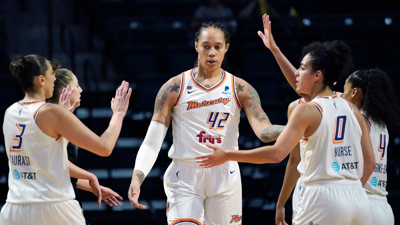 Brittney Grinerová v drese Phoenix Mercury.