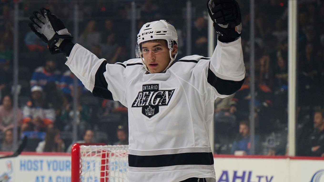 Martin Chromiak v drese Ontario Reign.