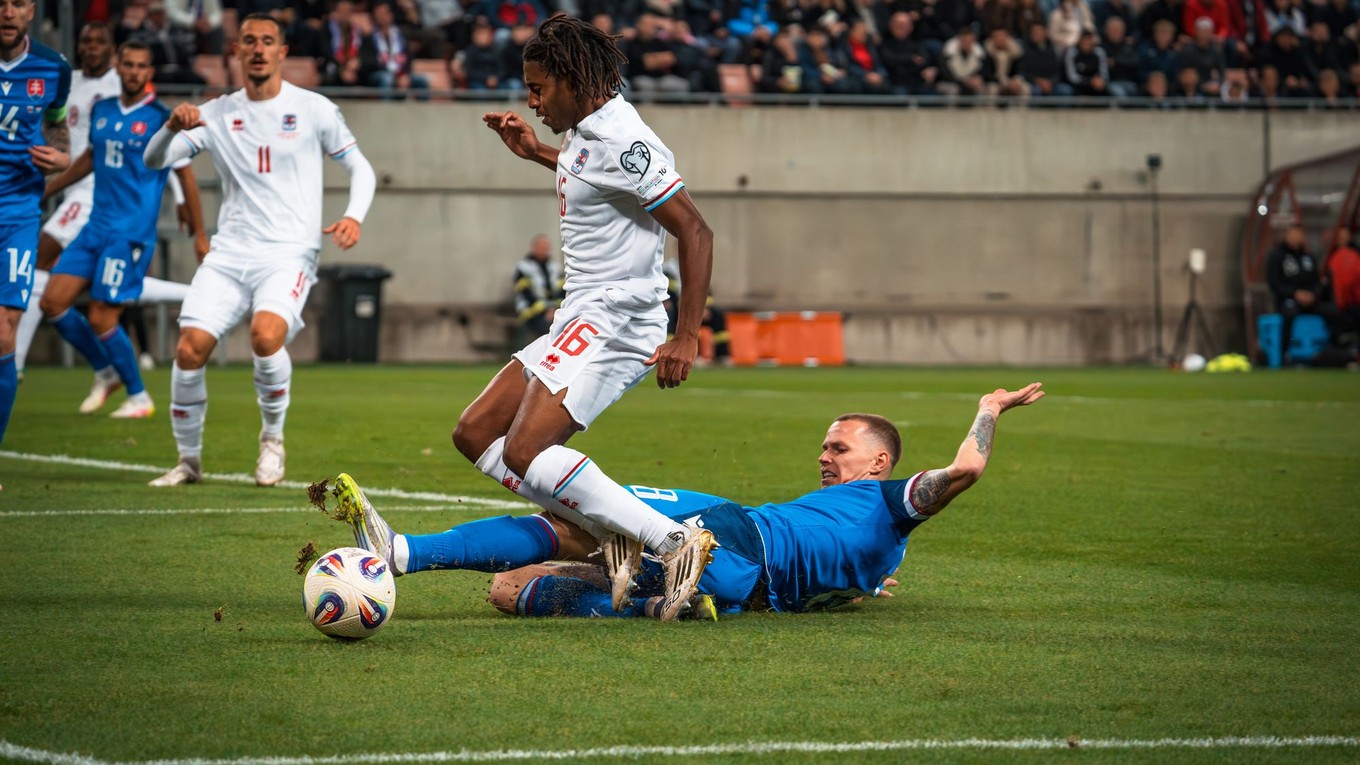 Ondrej Duda počas zápasu Slovensko - Luxembursko v kvalifikácii na MS vo futbale 2026.