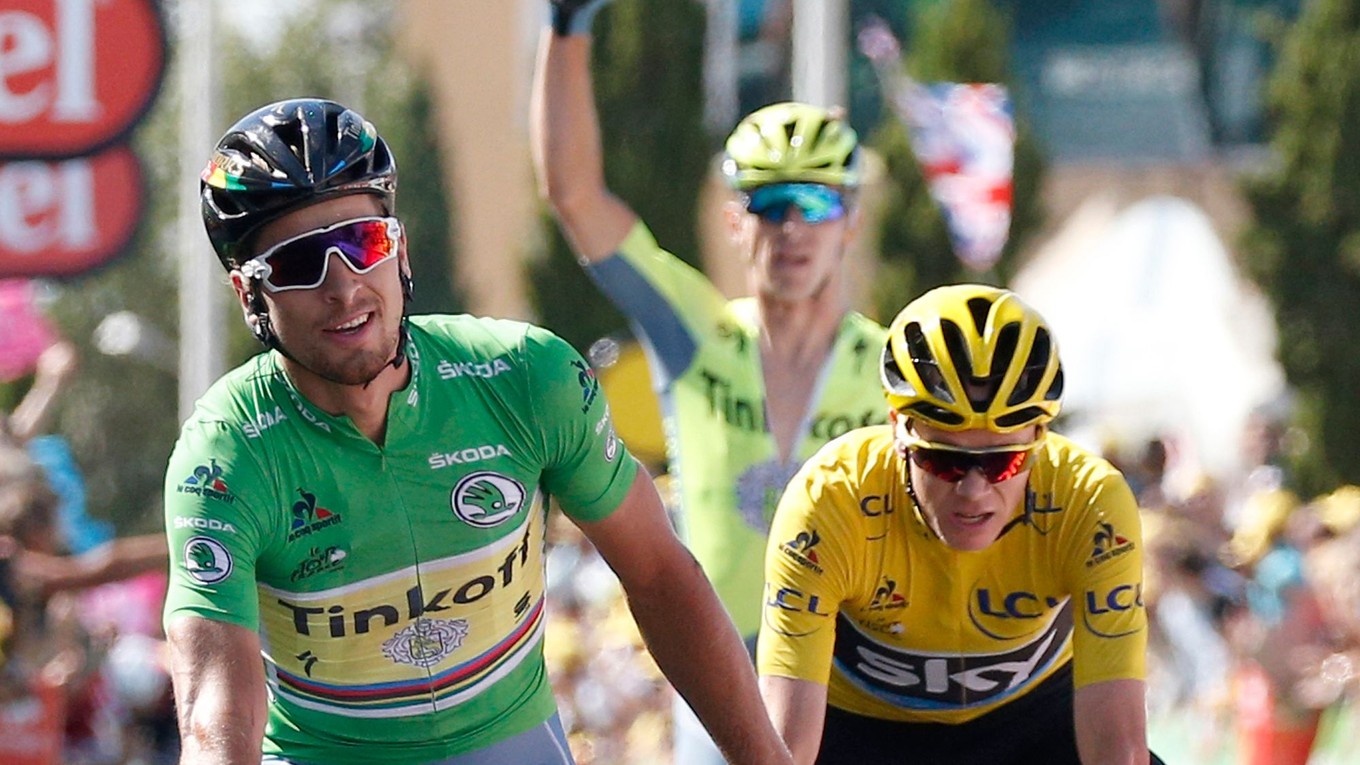 Peter Sagan v cieli 11. etapy Tour de France 2016 pred Chrisom Froomom. 