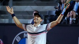 Nicolás Jarry oslavuje postup do semifinále ATP Rím. 