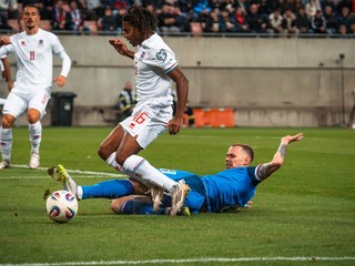Ondrej Duda počas zápasu Slovensko - Luxembursko v kvalifikácii na MS vo futbale 2026. 