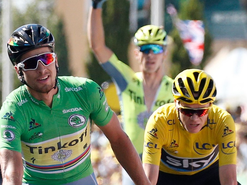 Peter Sagan v cieli 11. etapy Tour de France 2016 pred Chrisom Froomom. 