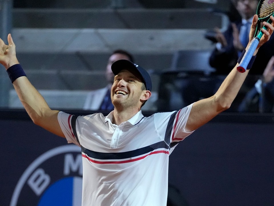 Nicolás Jarry oslavuje postup do semifinále ATP Rím. 