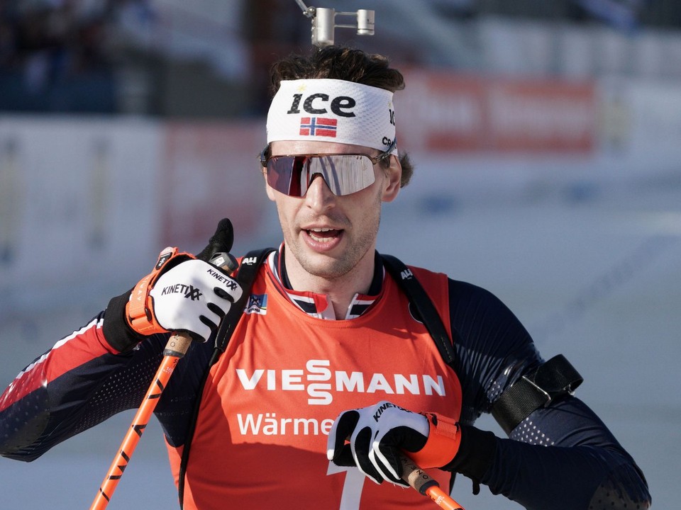 Na snímke nórsky biatlonista Sturla Holm Laegreid.