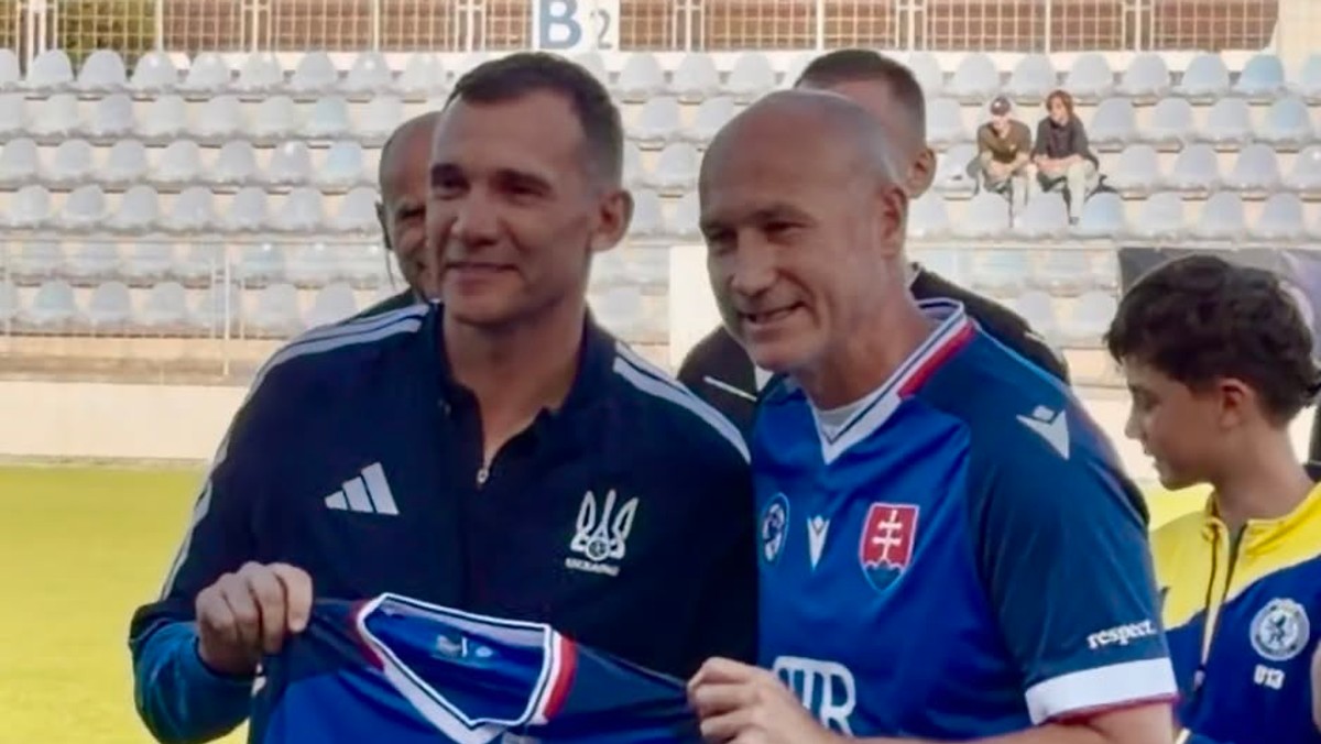 Riaditeľ Internacionálov SR Tomáš Medveď zablahoželal k 50-ke legende Andrijovi Ševčenkovi.