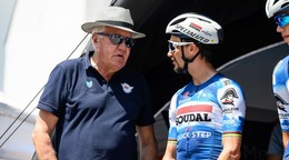 Šéf tímu Soudal Quick-Step Patrick Lefevere (vľavo) so Julianom Alaphilippom.