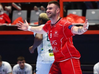 Ivan Bystrický (Považská Bystrica) sa raduje z gólu
