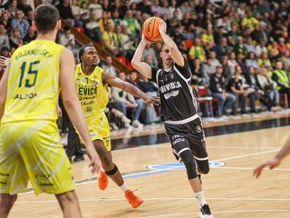 Fotka zo zápasu BC Prievidza - Patrioti Levice.