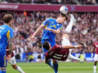 Momentka zo zápasu West Ham - Leeds United vo štvrťfinále FA Cupu.