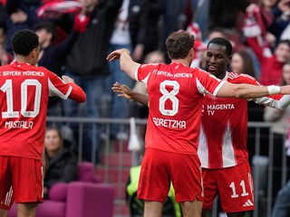 Bayern Mníchov oslavuje gól. 