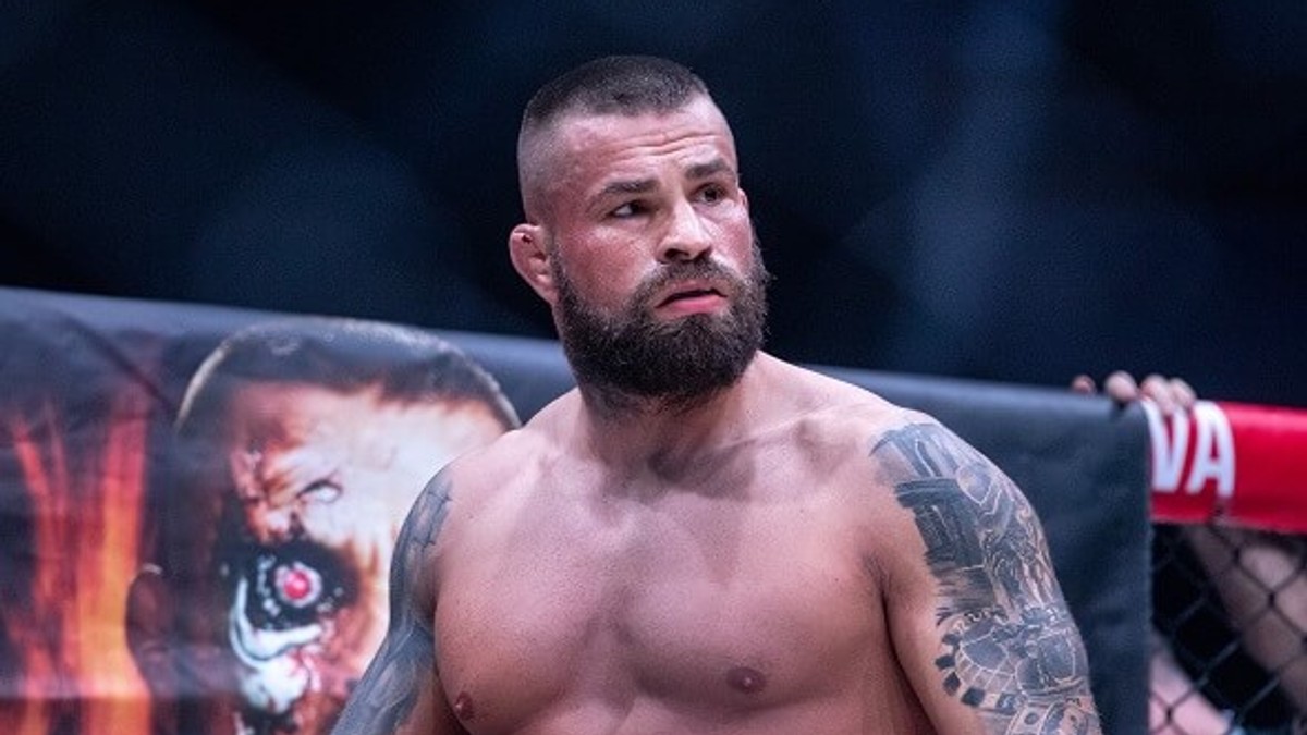 Karlos "Terminátor" Vémola.